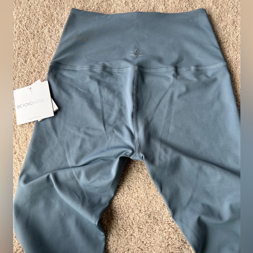 Beyond yoga leggings NWT sz S